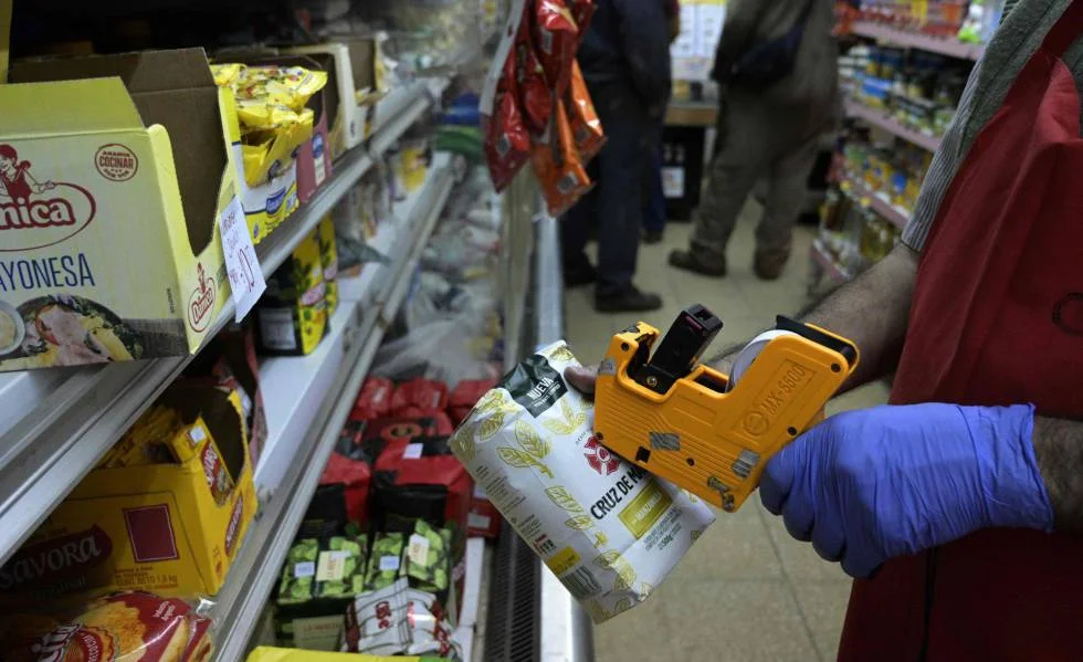 A preparar la billetera: estiman aumentos del 5% en alimentos por la suba del dólar