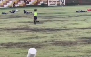 un futbolista murió tras ser impactado por un rayo 