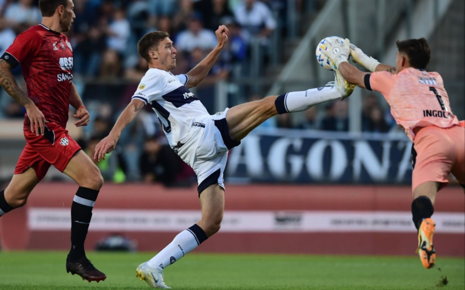 Gimnasia no jugó bien y fue despedido con silbidos luego de empatar sin goles ante Central Córdoba