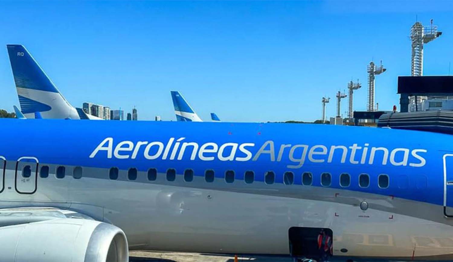  Milei y Aerolíneas Argentinas: un plan de desfinanciamiento que amenaza la conectividad aérea