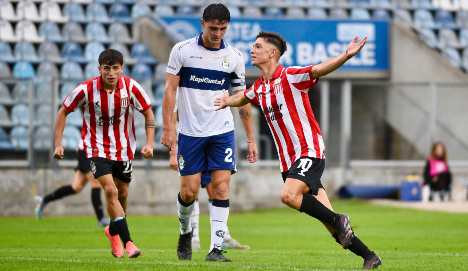  Estudiantes rugió en el Bosque: venció 2-0 a Gimnasia y es líder en Reserva