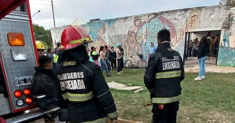  Se incendió una escuela de Punta Lara en plena clase y los vecinos apagaron el fuego
