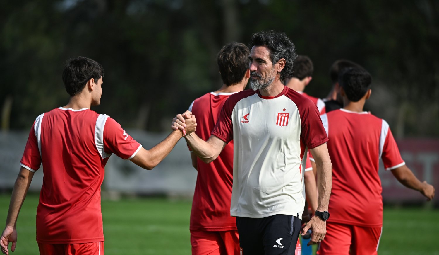 Estudiantes visita al imbatible Canalla en Rosario