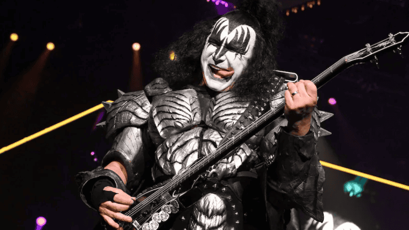Susto para Gene Simmons: el líder de Kiss se desmayó mientras manejaba