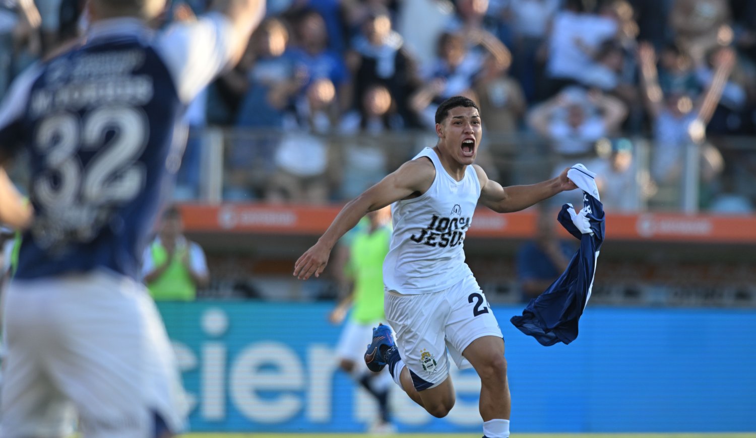 El Lobo se llev&oacute; por delante al Fort&iacute;n