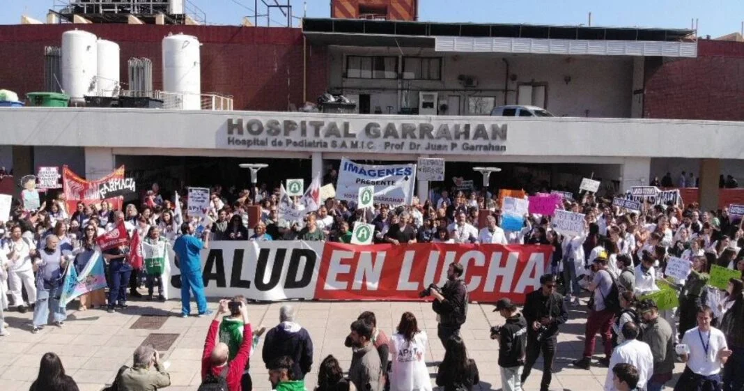 “No hay plata”: Milei también vetó la Ley de Emergencia Pediátrica