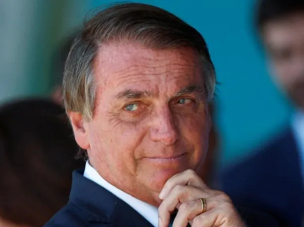 Jair Bolsonaro fue internado de urgencia en Brasil