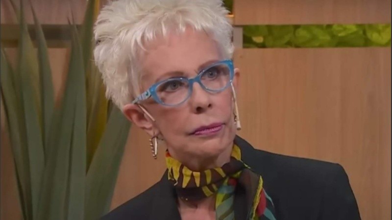 María Valenzuela se internó en una clínica psiquiátrica