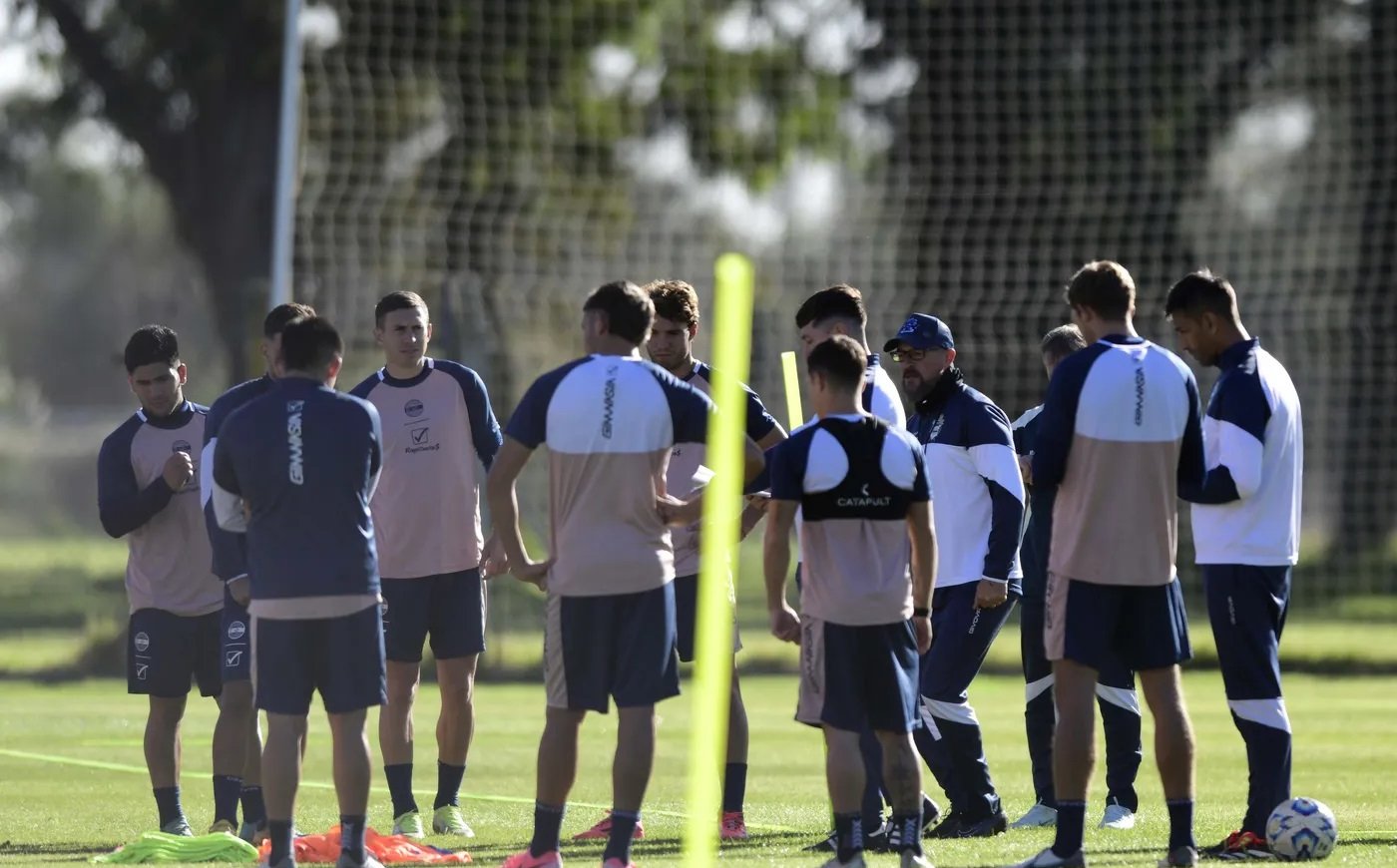 Gimnasia regresó a los entrenamientos con Zalazar a la par