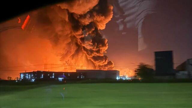 &ldquo;El fuego est&aacute; contenido y no representa riesgo para la poblaci&oacute;n&rdquo;