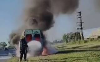 Alarmante incendio y tensi&oacute;n en la ruta 2 a la altura de La Plata