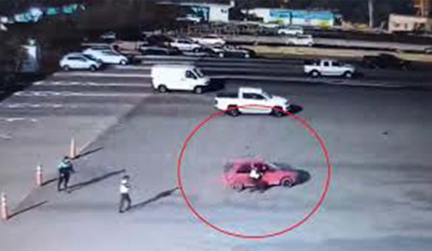  Un baleado y un policía arrastrado por malvivientes en plena autopista La Plata