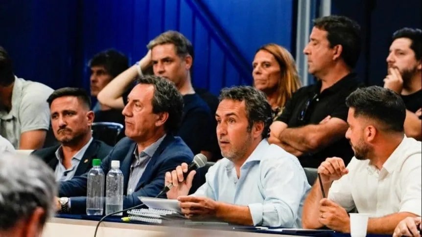 La dirigencia de Gimnasia sigue analizando opciones para definir al sucesor de Flores