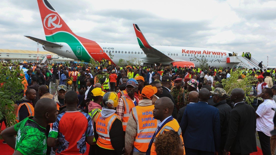 Caos en Kenia tras la llegada del féretro del líder opositor Raila Odinga
