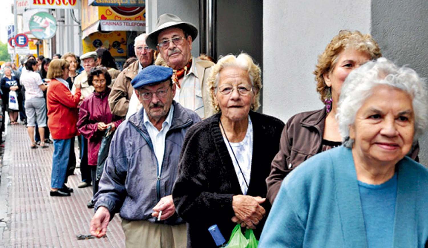 El Gobierno analiza subir la edad jubilatoria