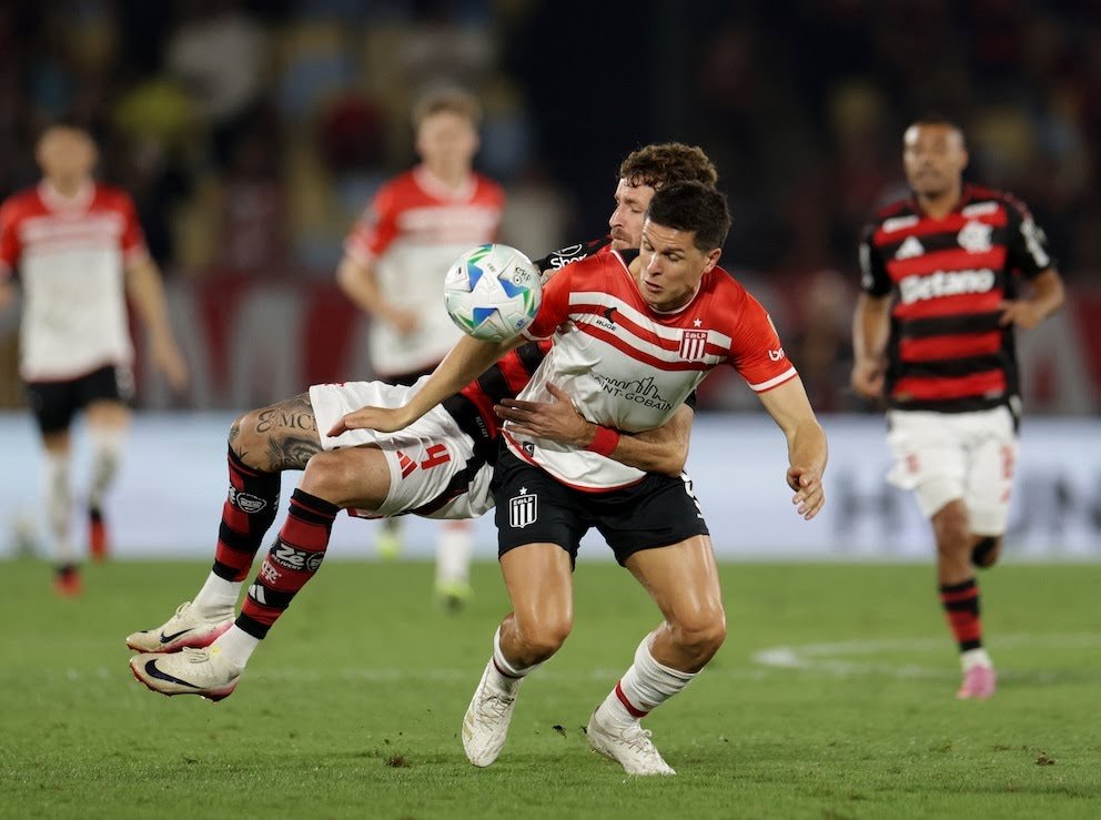 Estudiantes cayó 2-1 ante Flamengo en el Maracaná pero sigue con vida en la Copa Libertadores