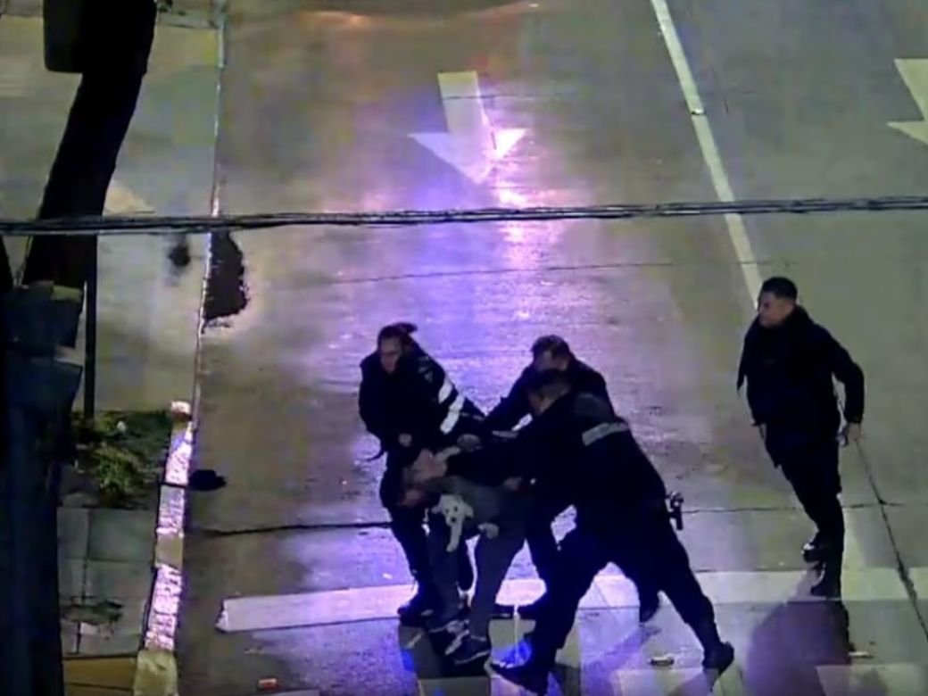 Acusan a personal de una patrulla municipal de matar a un joven