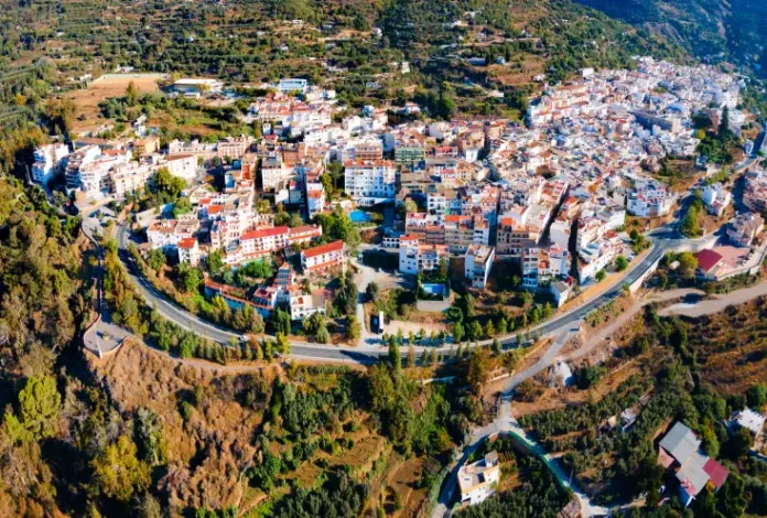 Prohibido morirse: la insólita ley de un pueblo español