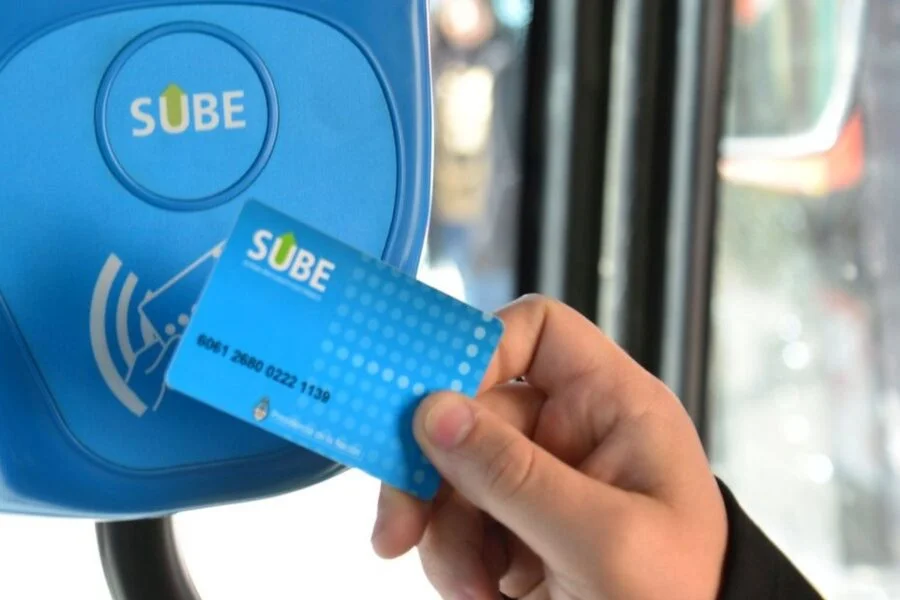 Boleto gratuito para trabajadores de la salud: presentan un proyecto clave en la Legislatura