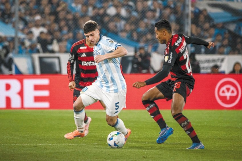 Racing lo buscó por todos lados, pero Rossi le bajó la persiana a su sueño copero