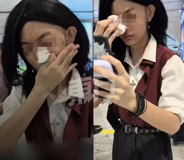 Una mujer obligada a quitarse el maquillaje en un aeropuerto chino por fallas en el reconocimiento facia
