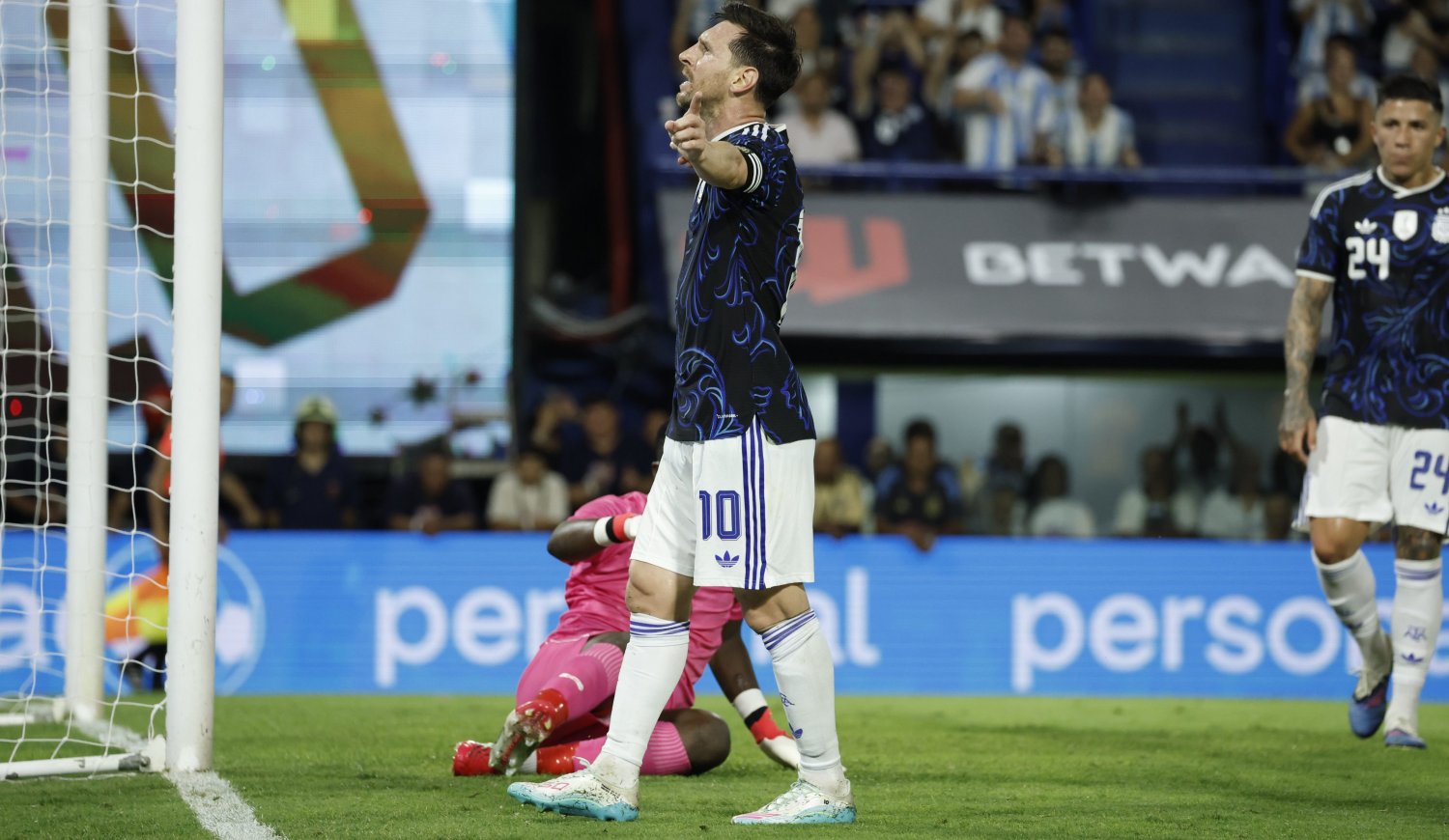 La Scaloneta se despidió de la Argentina con una función de 10