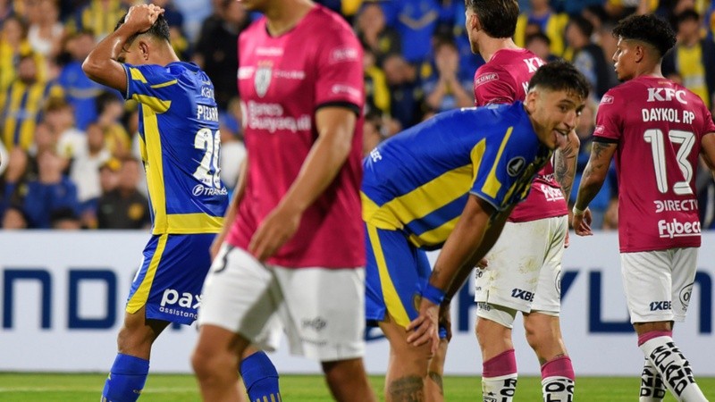 Rosario Central mereció más pero no pudo ante Independiente del Valle en su debut en la Copa Libertadores