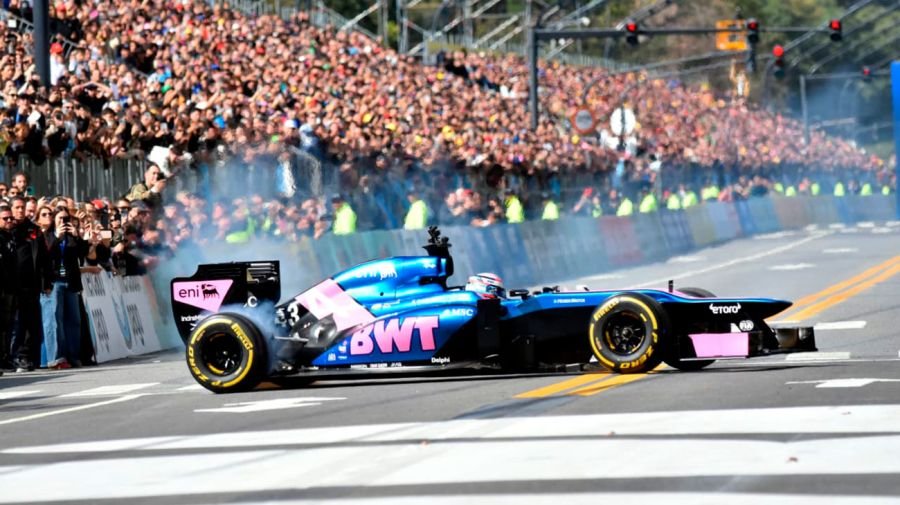 Colapinto revolucionó las calles de Buenos Aires en una exhibición histórica
