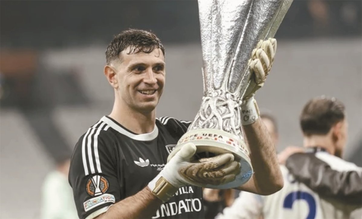 El Dibu Martínez ganó la Europa League