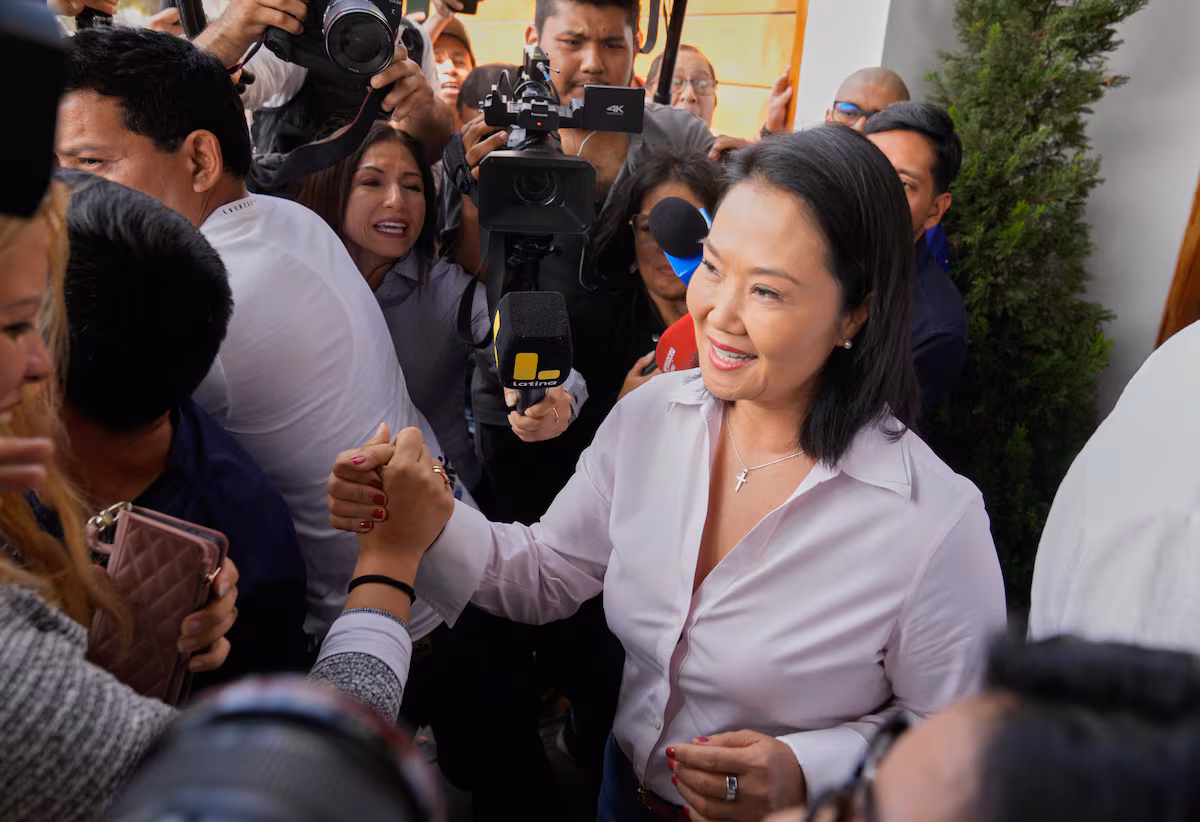 El peso del voto de los peruanos en el exterior profundiza la grieta política en el país