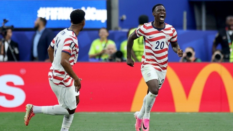 Estados Unidos le dio una paliza futbolística inolvidable a Paraguay en el duelo de entrenadores santafesinos