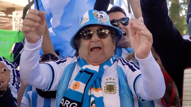 "Porque tengo a Leo Messi que me da la alegría", la pegadiza nueva cumbia de Cacho Deicas para alentar a la selección