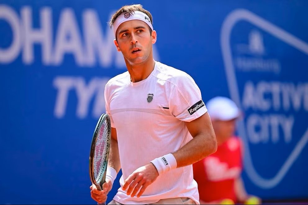 Tenis: Etcheverry, Navone, Báez y Burruchaga, a cuartos de final