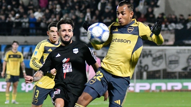 Riestra sorprendió y goleó a Boca en la primera fecha del Clausura