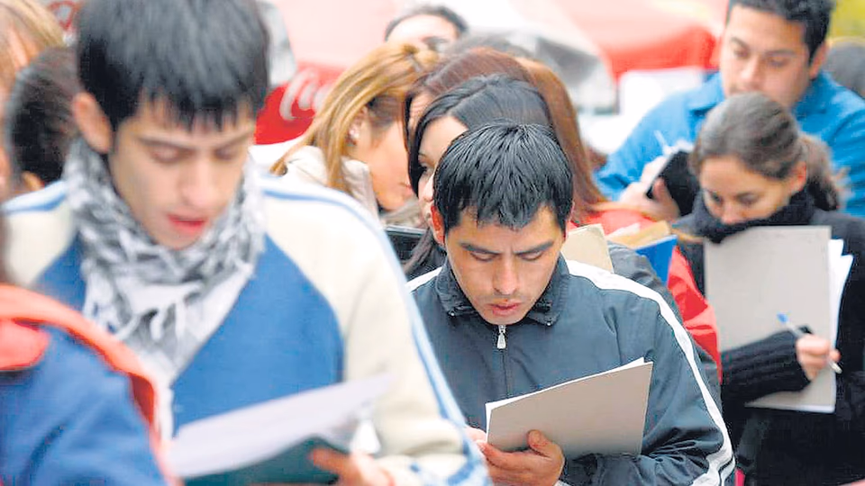 Encuesta: casi el 50% de los jóvenes argentinos vive en condiciones de vulnerabilidad
