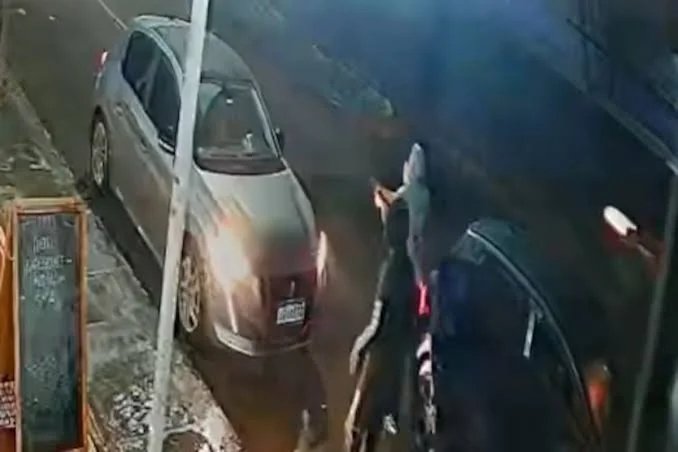 Policía de civil evitó un robo y fusiló a un caco