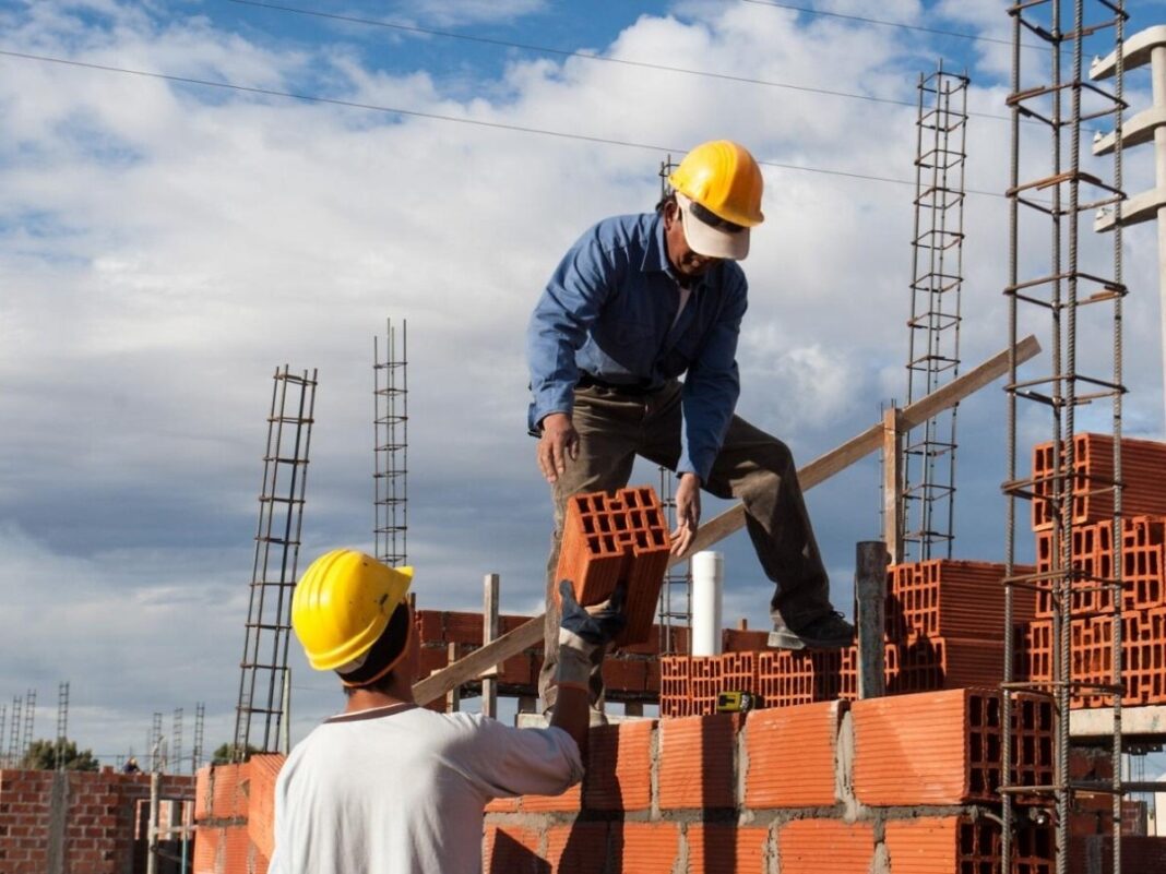 La industria y la construcción se mueven en serrucho y se disfuma la promesa de la recuperación