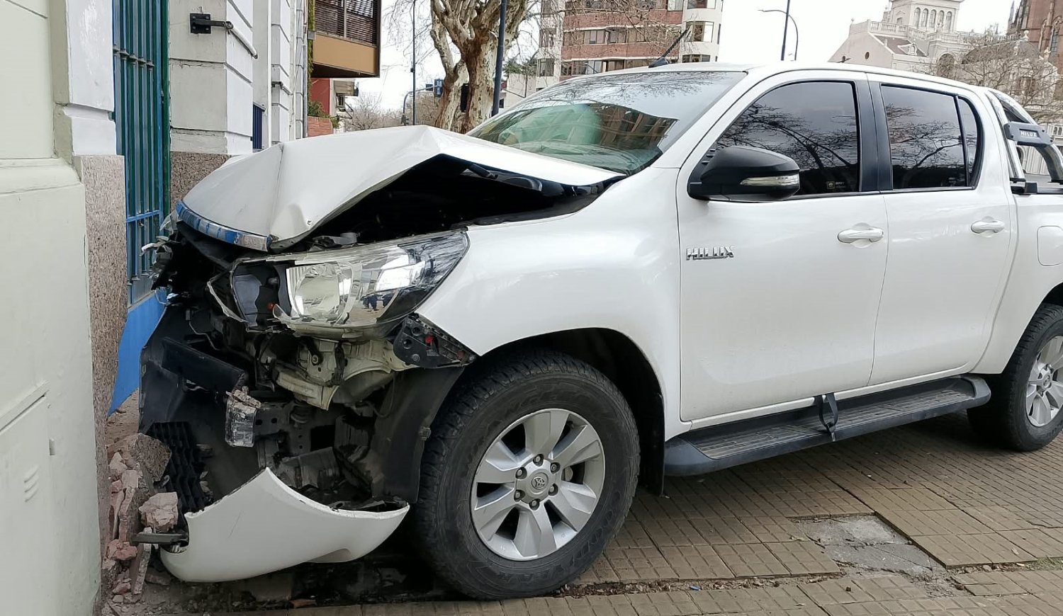 Tránsito fatal en La Plata y una muerte en Plaza Moreno