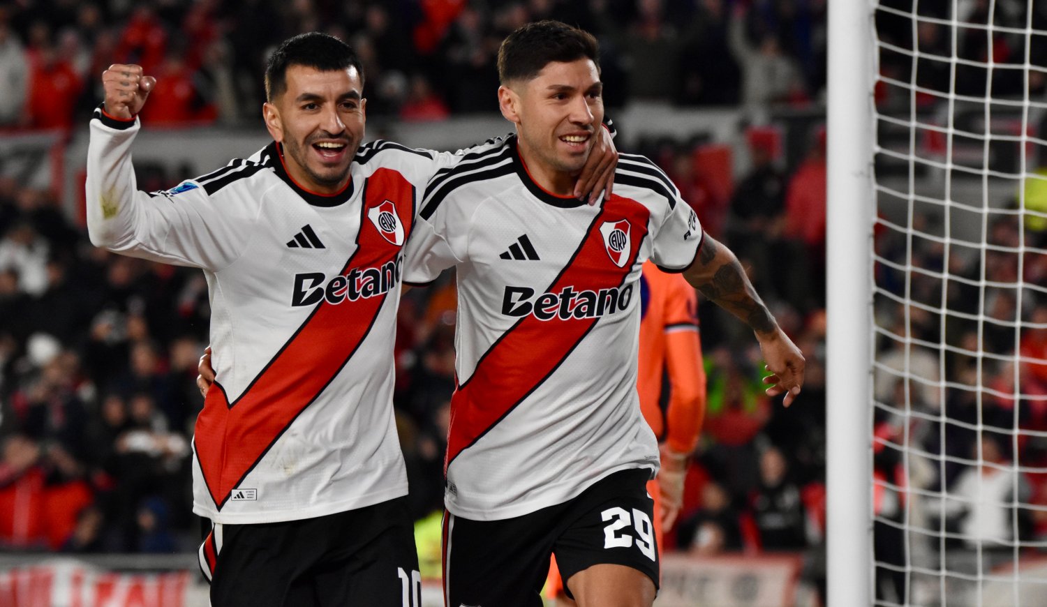 River le ganó a Independiente Rivadavia y sumó otra victoria de la mano de Ponzio