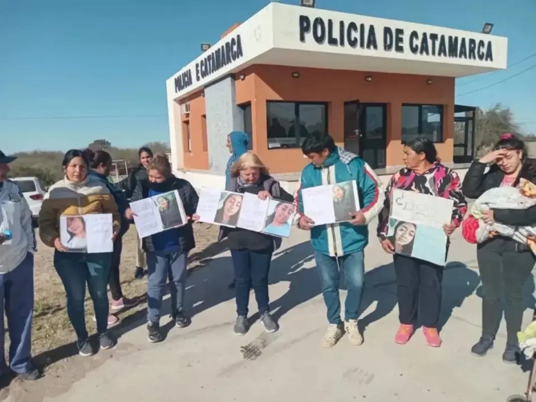 Buscan a una joven e investigan a camioneros