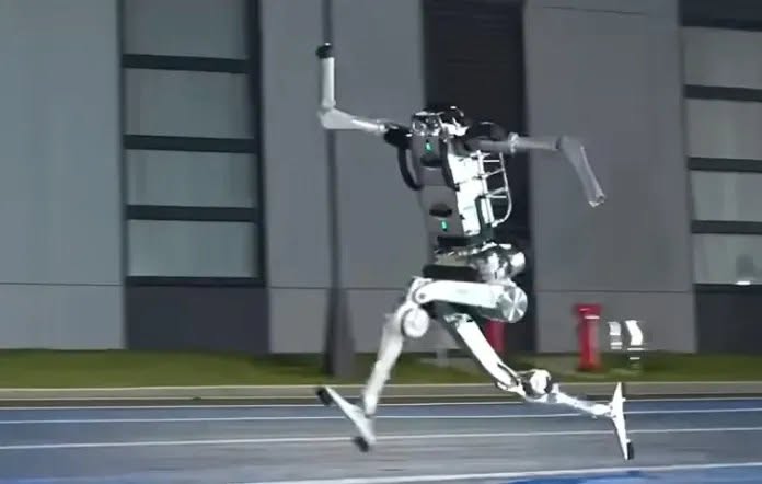 Un robot humanoide chino supera