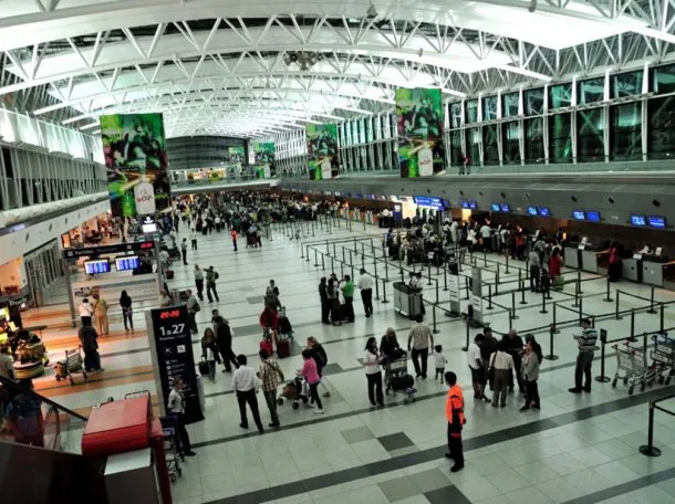 Paro en aeropuertos: ATE cambi&oacute; la fecha pero mantiene asambleas, con varios vuelos afectados