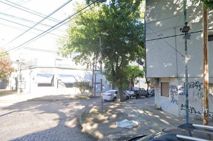 Le disparan a una mujer para asaltarla en La Plata