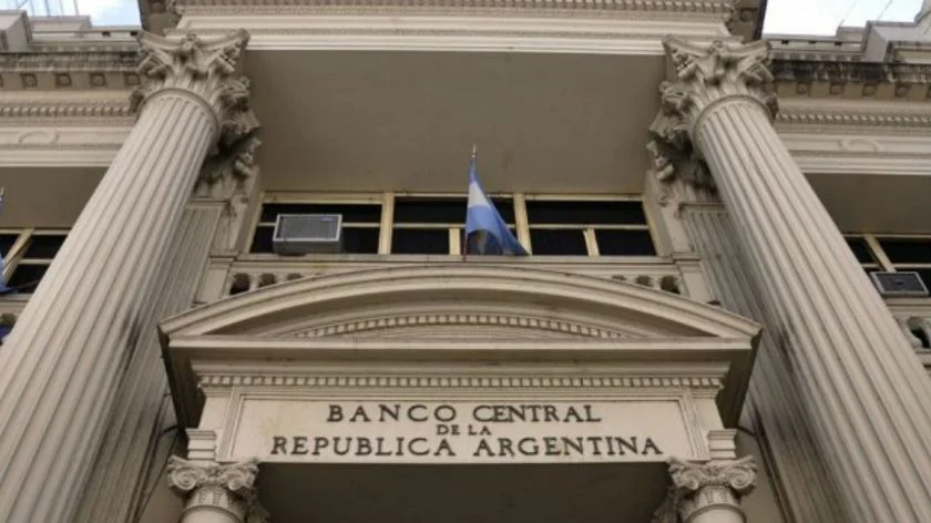 Vencimientos de deuda: El BCRA cerr&oacute; un pr&eacute;stamo por USD 3.000 millones con seis bancos internacionales