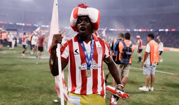 &iquest;Se cae? El pase de Edwuin Cetr&eacute; a Boca, en suspenso por una particular anomal&iacute;a