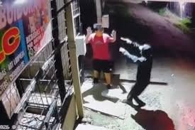 Dos menores fusilaron a un joven durante un atraco