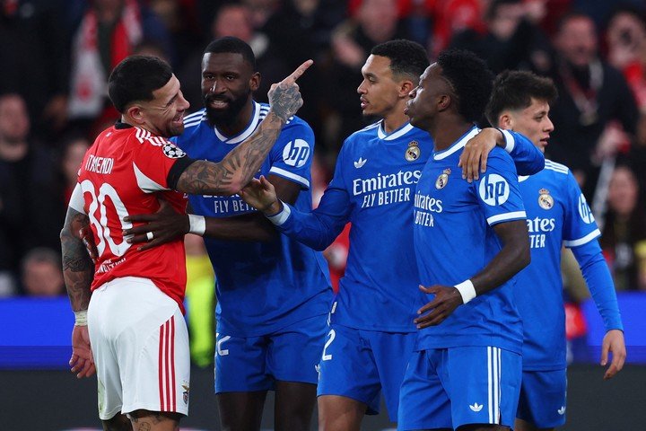 Esc&aacute;ndalo en la Champions: acusaci&oacute;n de racismo contra Prestianni y final caliente entre el Real y Benfica