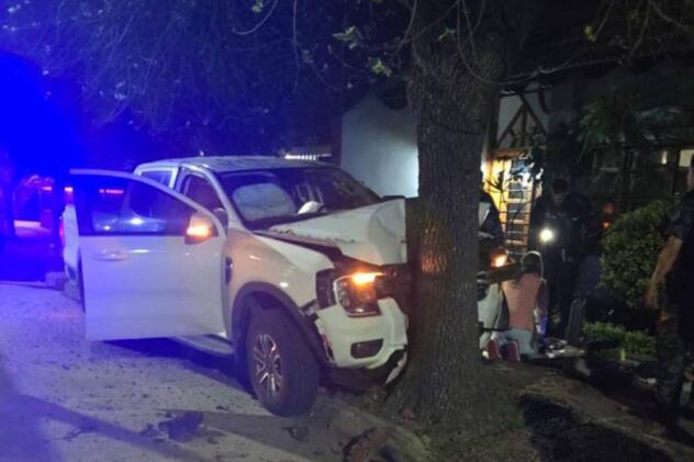 un hombre de 58 años murió tras chocar contra un árbol con su camioneta