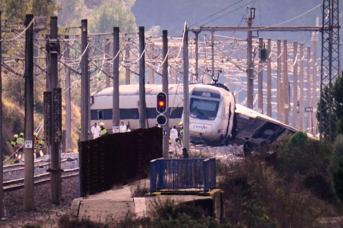 Ya son 42 los muertos por el accidente de tren en Espa&ntilde;a