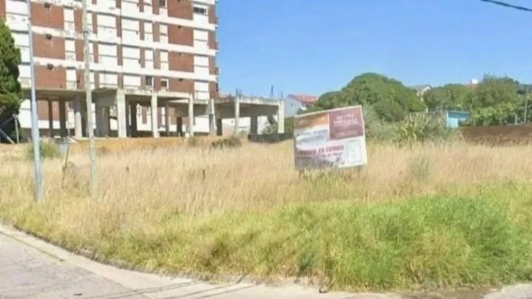 Macabro hallazgo: encontraron el cuerpo de una mujer en un bald&iacute;o